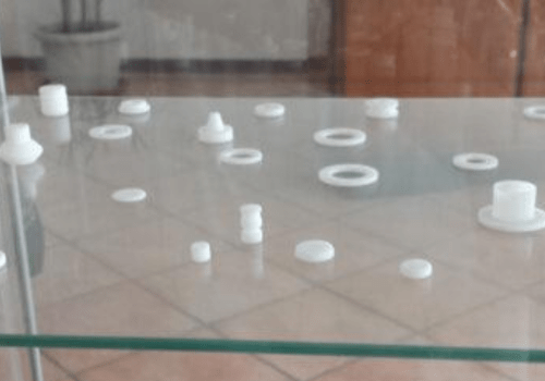 Tesnenia a tesniace materiály